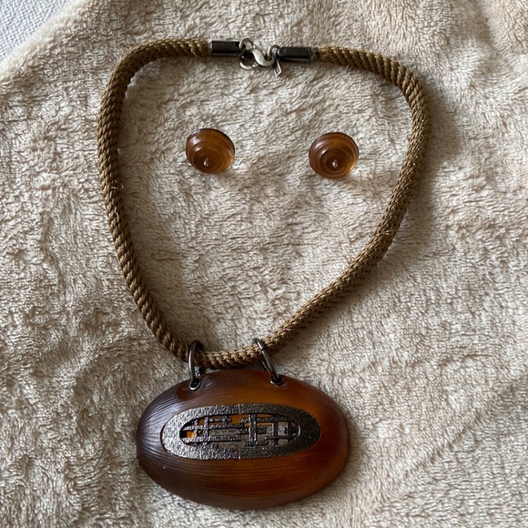 Hand carved Alexis, Bittar, necklace, and earring set - Picture 2 of 8